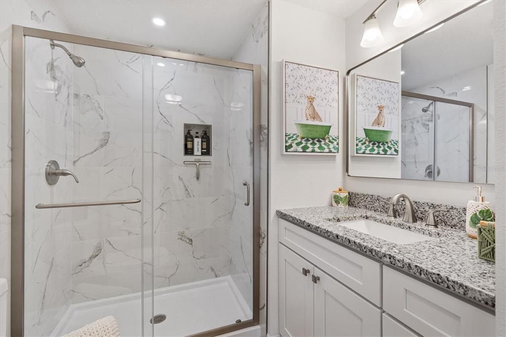 待售: $199,900 (2 贝兹, 1 浴室, 768 平方英尺)