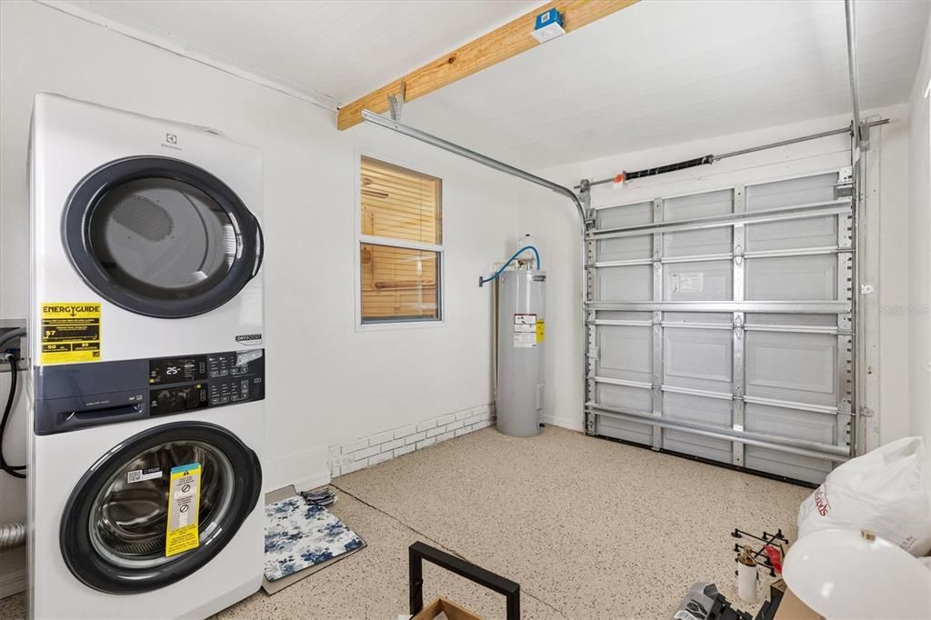 待售: $199,900 (2 贝兹, 1 浴室, 768 平方英尺)