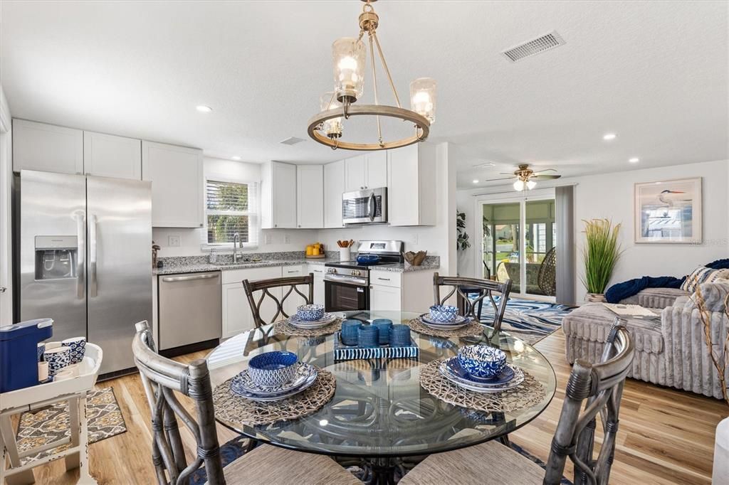 待售: $199,900 (2 贝兹, 1 浴室, 768 平方英尺)