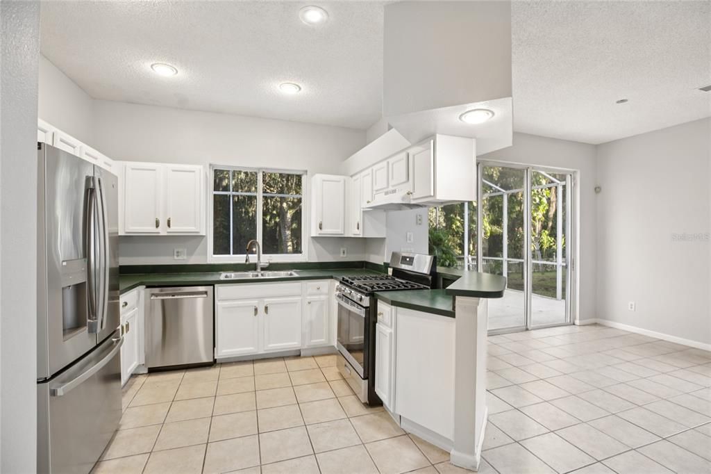 For Sale: $514,999 (4 beds, 2 baths, 2316 Square Feet)