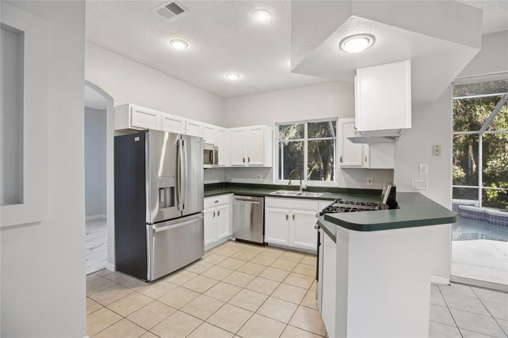 For Sale: $514,999 (4 beds, 2 baths, 2316 Square Feet)