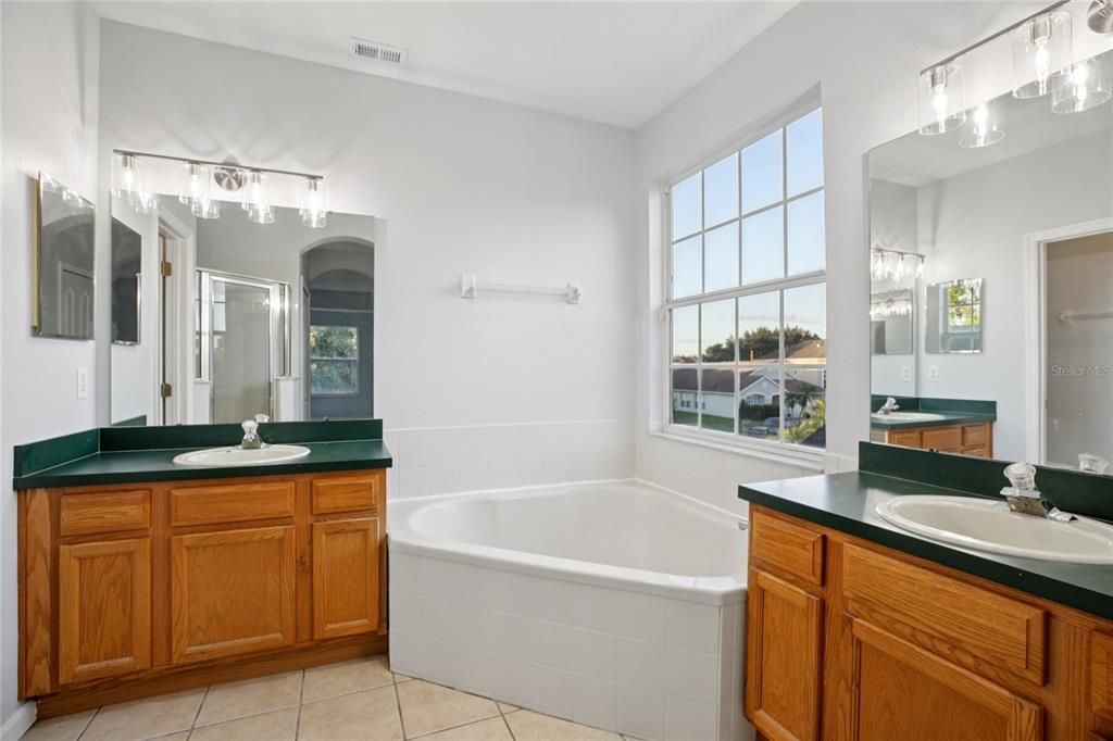 For Sale: $514,999 (4 beds, 2 baths, 2316 Square Feet)