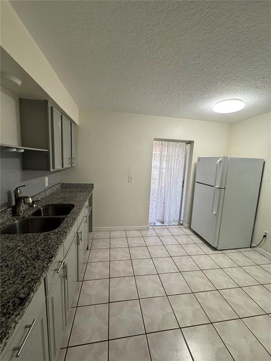 出租: $1,500 (2 贝兹, 1 浴室, 750 平方英尺)