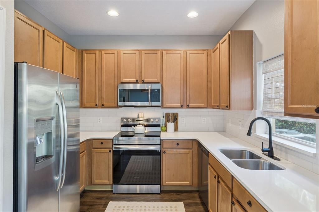 На продажу: $325,000 (3 спален, 2 ванн, 1526 Квадратных фут)