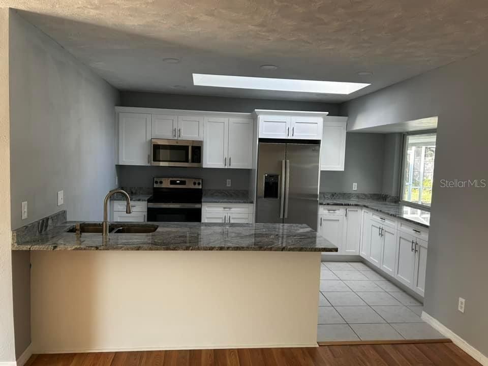 На продажу: $599,000 (5 спален, 4 ванн, 2195 Квадратных фут)