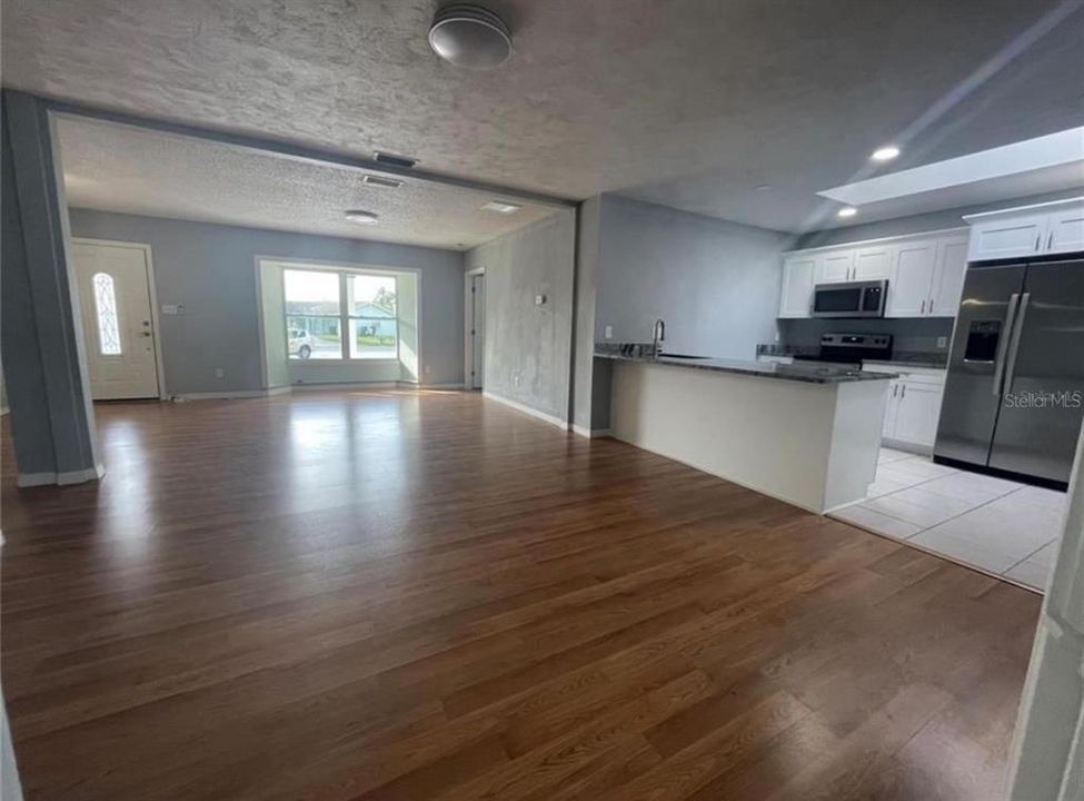 На продажу: $599,000 (5 спален, 4 ванн, 2195 Квадратных фут)