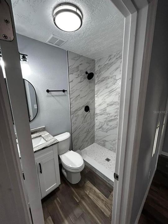 На продажу: $599,000 (5 спален, 4 ванн, 2195 Квадратных фут)