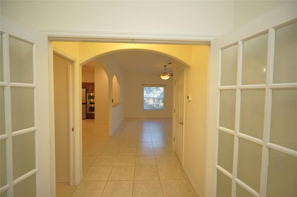 合同活跃: $3,500 (3 贝兹, 3 浴室, 2253 平方英尺)