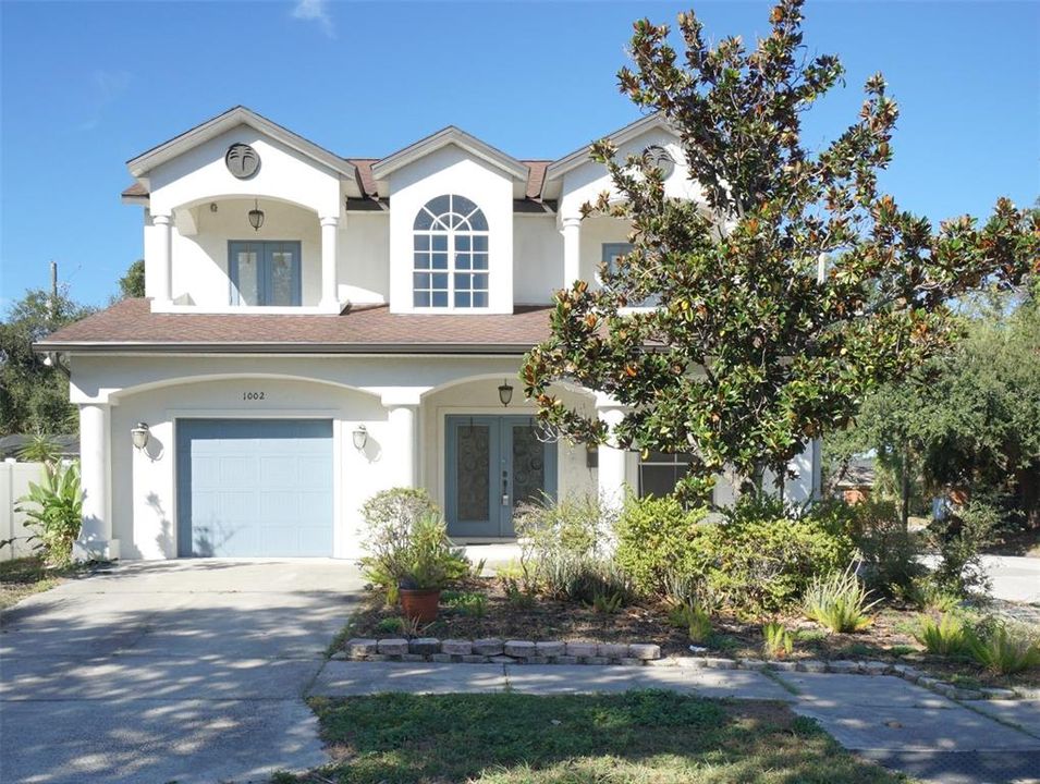 合同活跃: $3,500 (3 贝兹, 3 浴室, 2253 平方英尺)