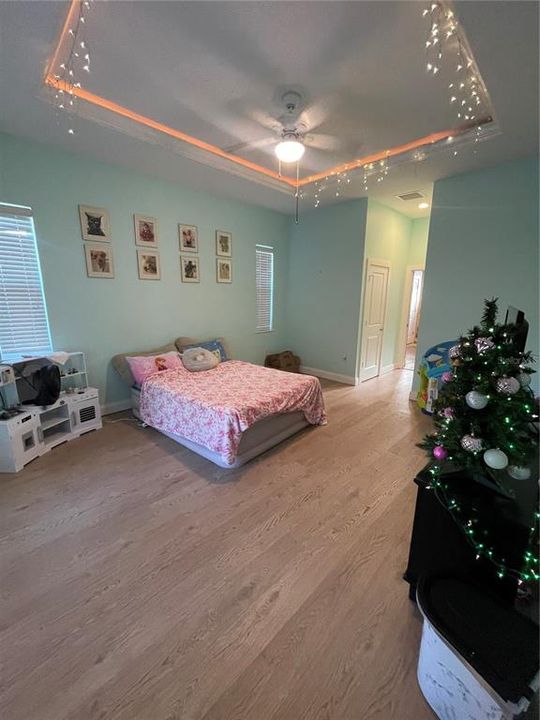 На продажу: $600,000 (4 спален, 2 ванн, 2310 Квадратных фут)