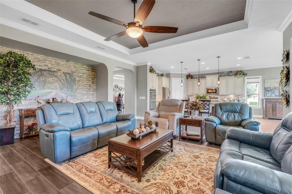 待售: $669,000 (3 贝兹, 2 浴室, 2916 平方英尺)