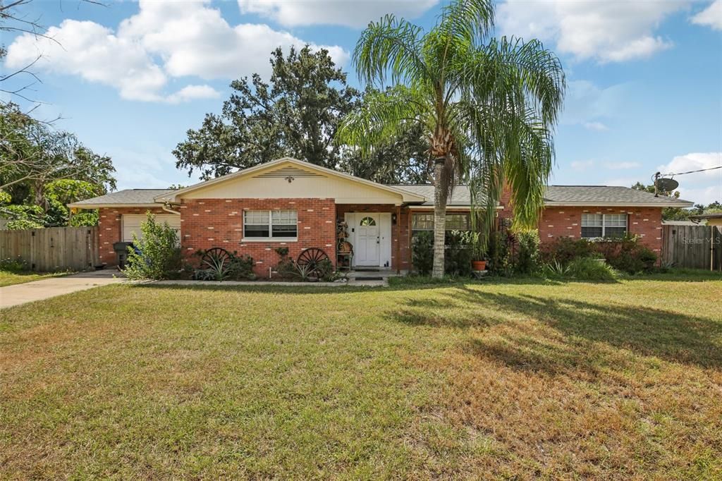 Recently Sold: $300,000 (3 beds, 2 baths, 1259 Square Feet)