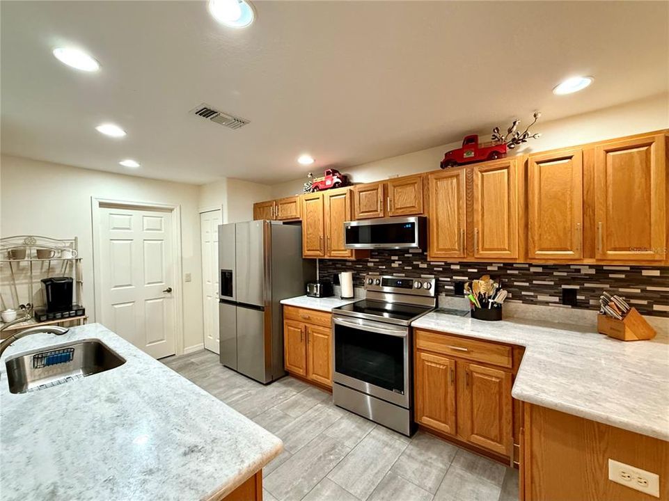 For Sale: $275,987 (3 beds, 2 baths, 1676 Square Feet)