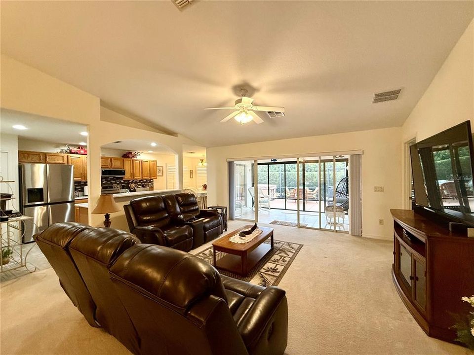 For Sale: $275,987 (3 beds, 2 baths, 1676 Square Feet)