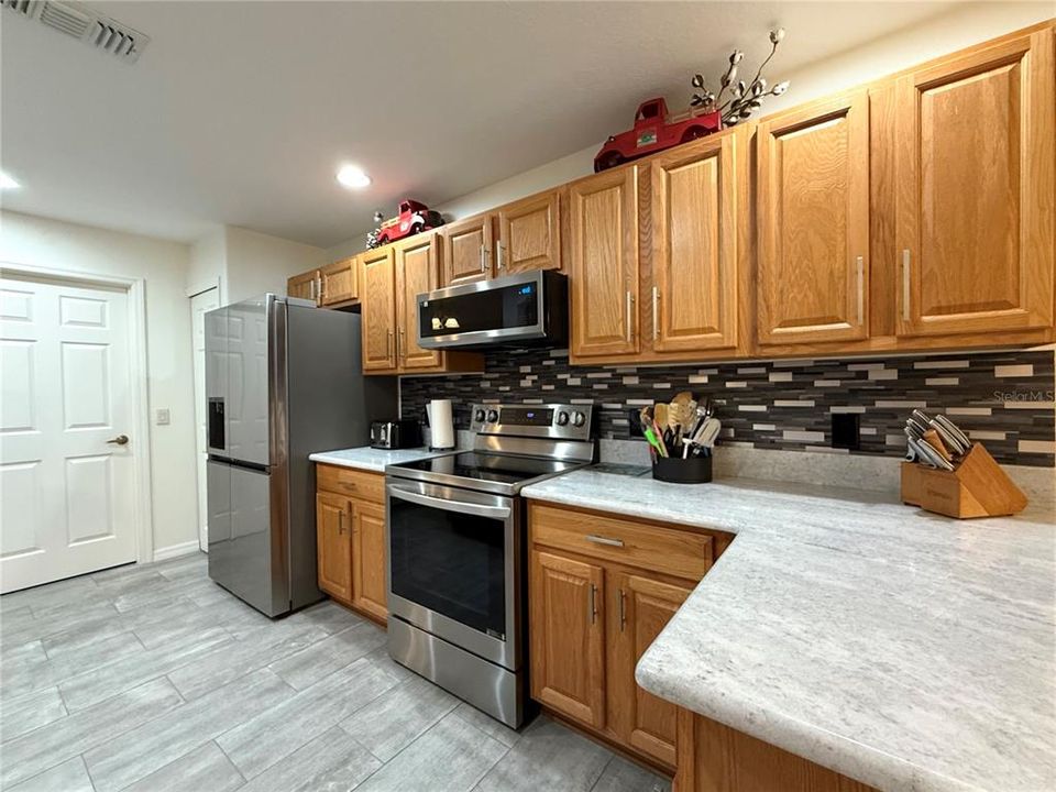 For Sale: $275,987 (3 beds, 2 baths, 1676 Square Feet)