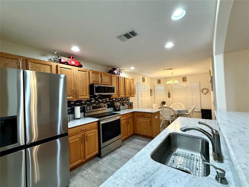 For Sale: $275,987 (3 beds, 2 baths, 1676 Square Feet)