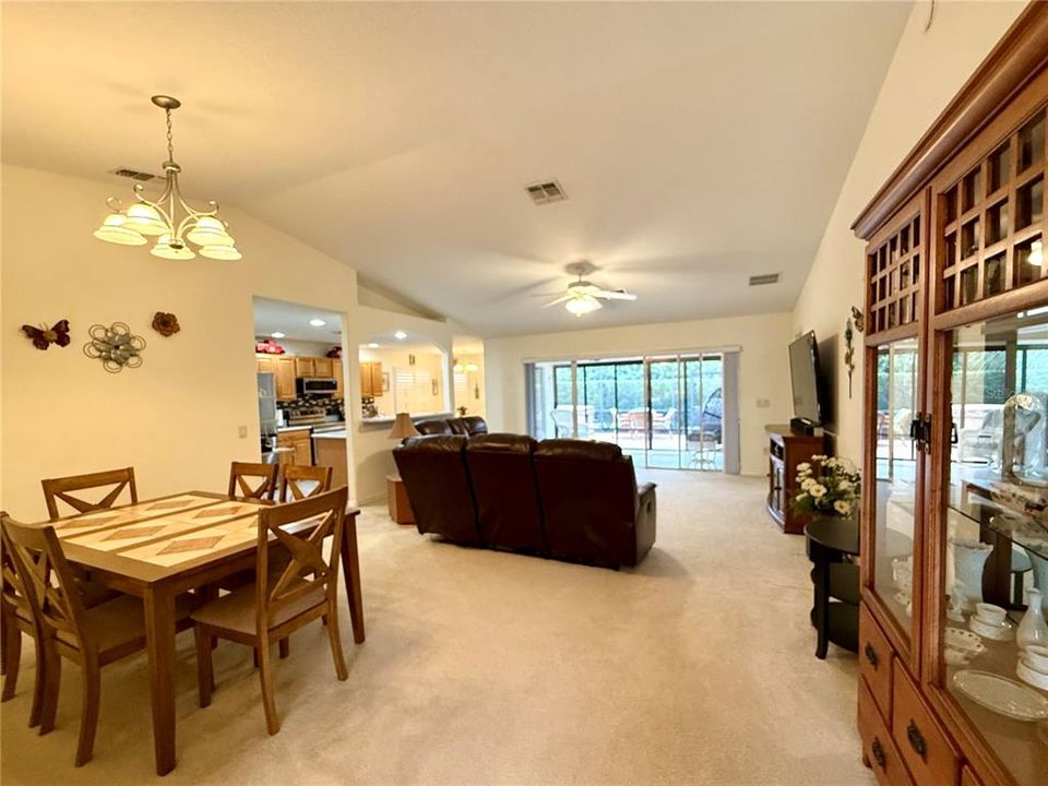 For Sale: $275,987 (3 beds, 2 baths, 1676 Square Feet)