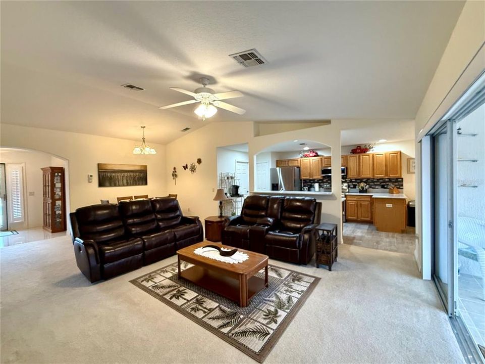 For Sale: $275,987 (3 beds, 2 baths, 1676 Square Feet)