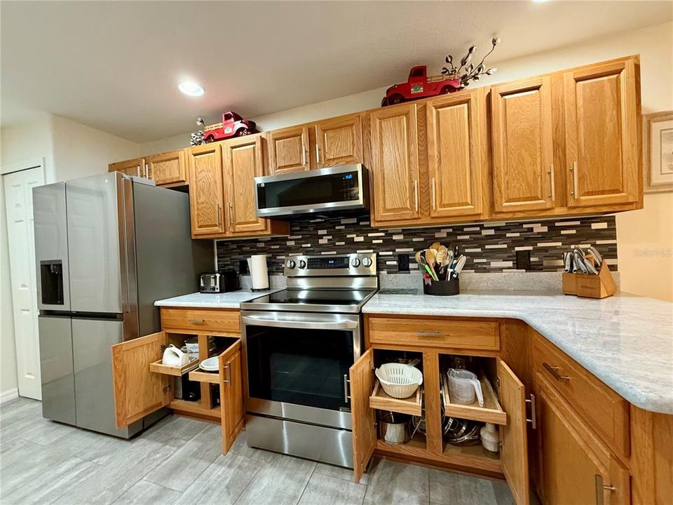 For Sale: $275,987 (3 beds, 2 baths, 1676 Square Feet)