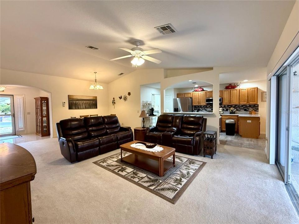 For Sale: $275,987 (3 beds, 2 baths, 1676 Square Feet)