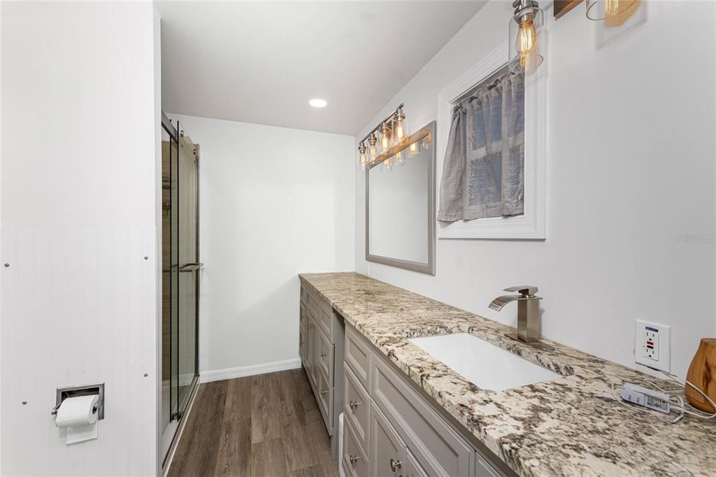 For Sale: $186,000 (2 beds, 2 baths, 1464 Square Feet)