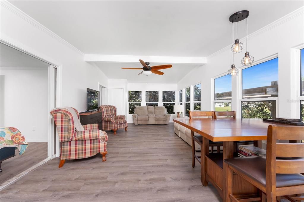 For Sale: $186,000 (2 beds, 2 baths, 1464 Square Feet)