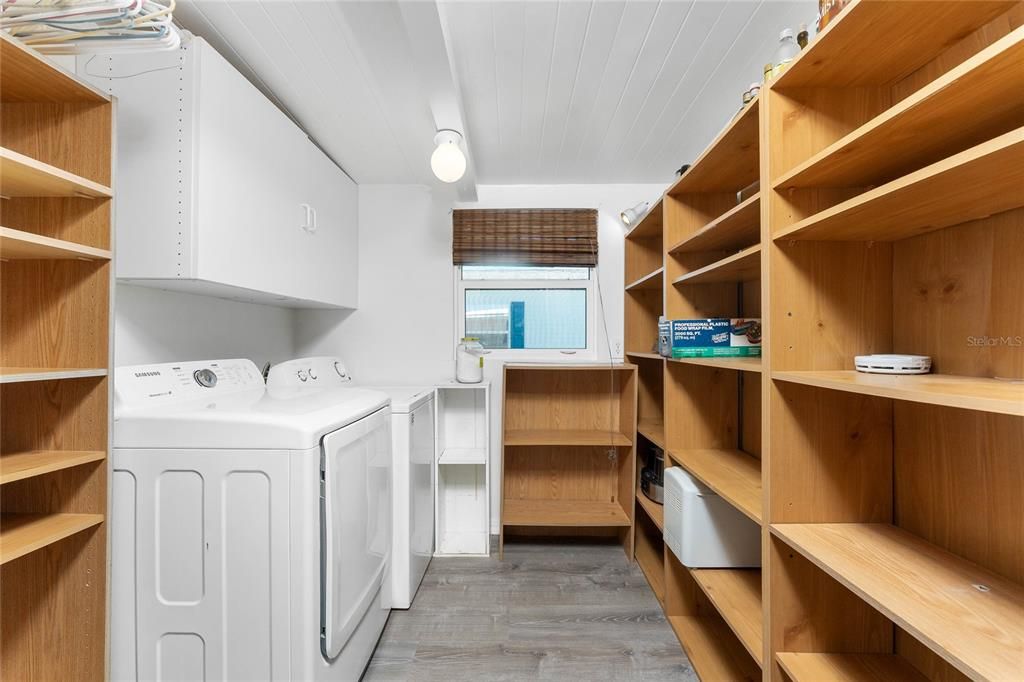 For Sale: $186,000 (2 beds, 2 baths, 1464 Square Feet)