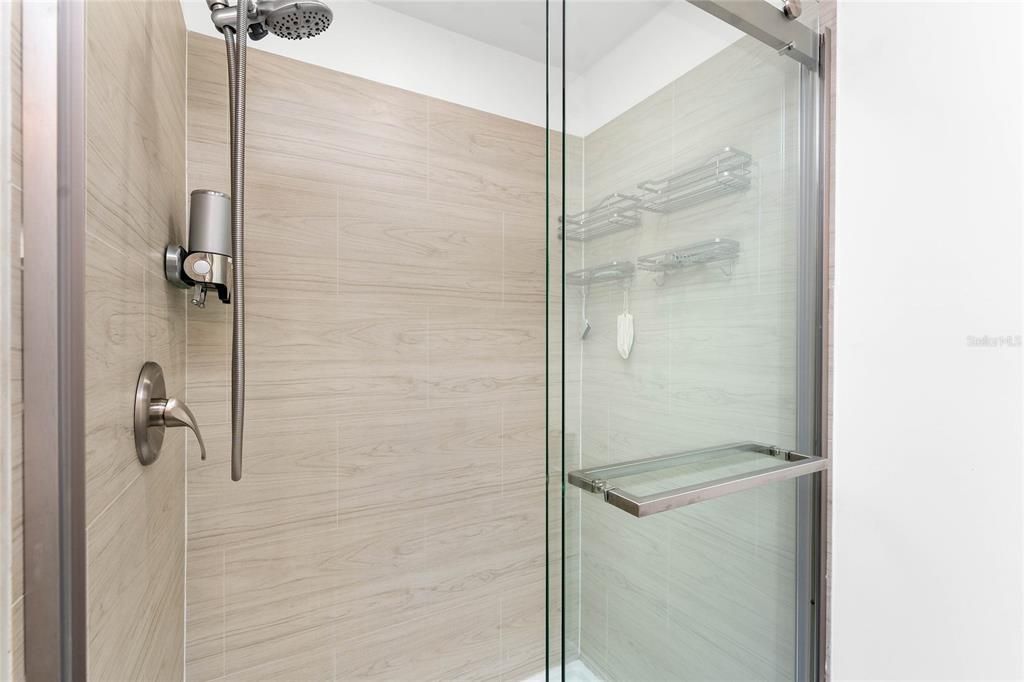 For Sale: $186,000 (2 beds, 2 baths, 1464 Square Feet)