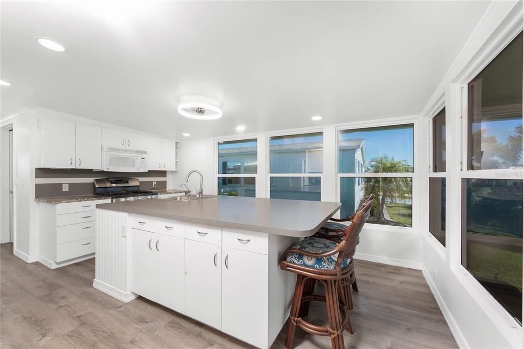 For Sale: $186,000 (2 beds, 2 baths, 1464 Square Feet)