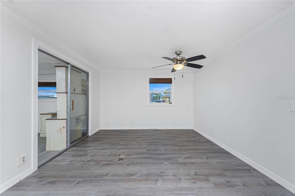 For Sale: $186,000 (2 beds, 2 baths, 1464 Square Feet)