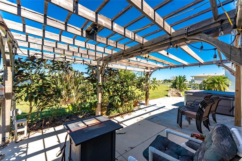 For Sale: $186,000 (2 beds, 2 baths, 1464 Square Feet)