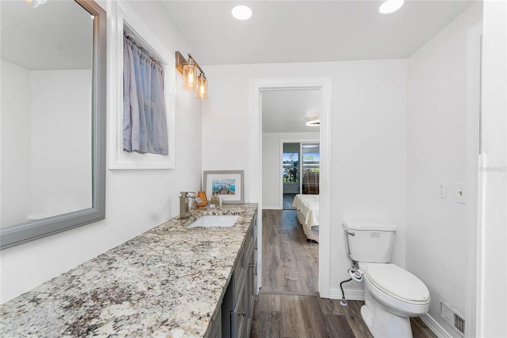 For Sale: $186,000 (2 beds, 2 baths, 1464 Square Feet)