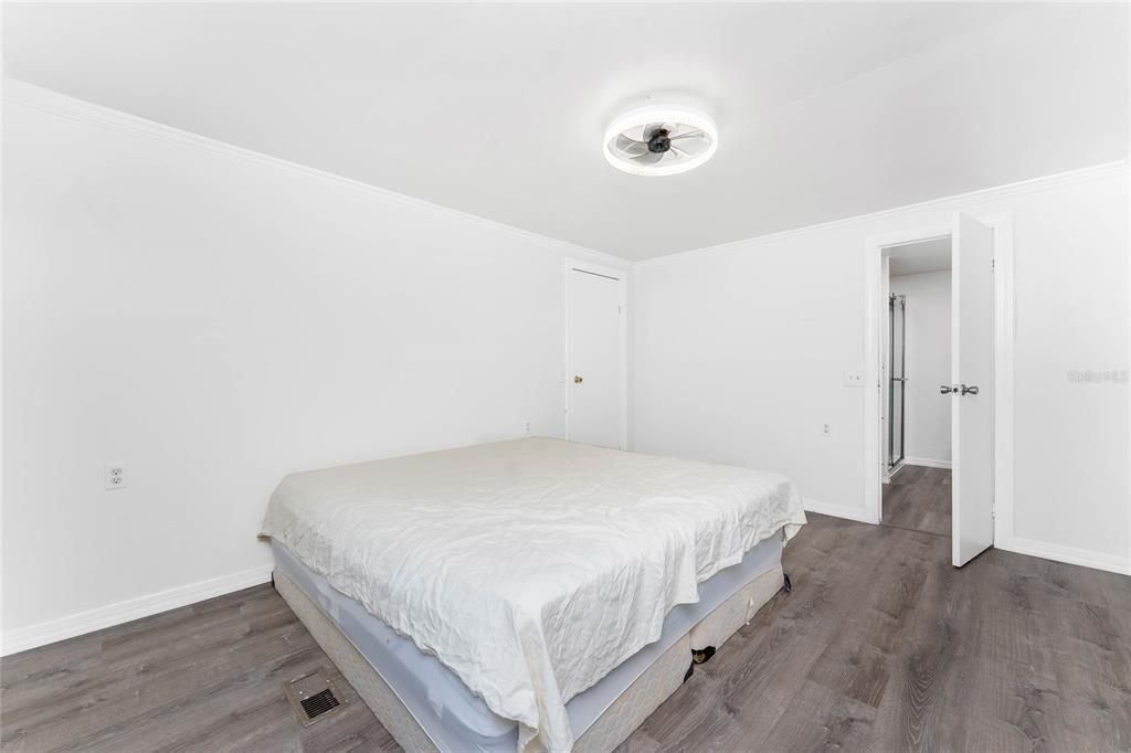 For Sale: $186,000 (2 beds, 2 baths, 1464 Square Feet)