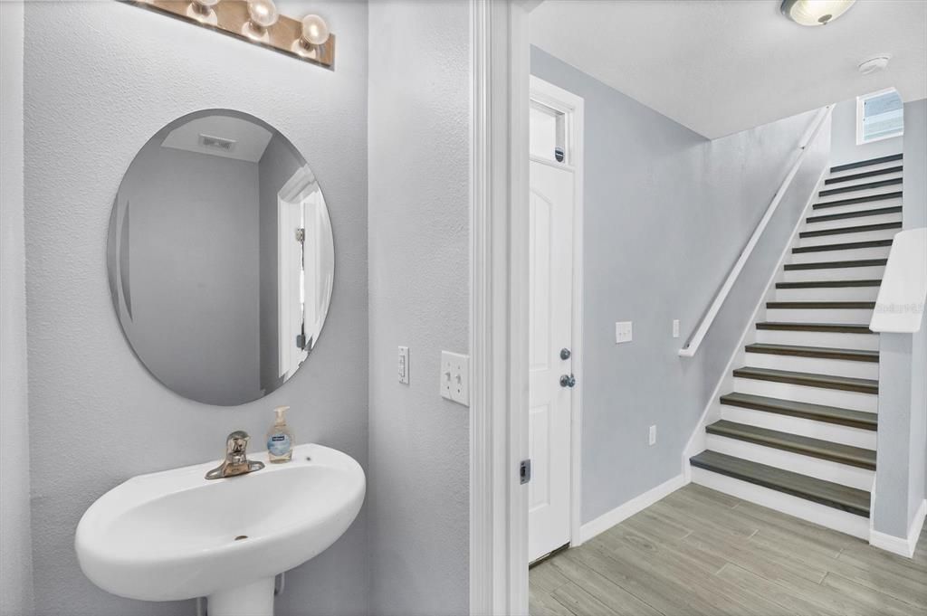 En Venta: $379,000 (4 camas, 2 baños, 1997 Pies cuadrados)