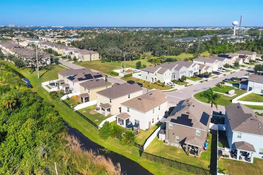 En Venta: $379,000 (4 camas, 2 baños, 1997 Pies cuadrados)