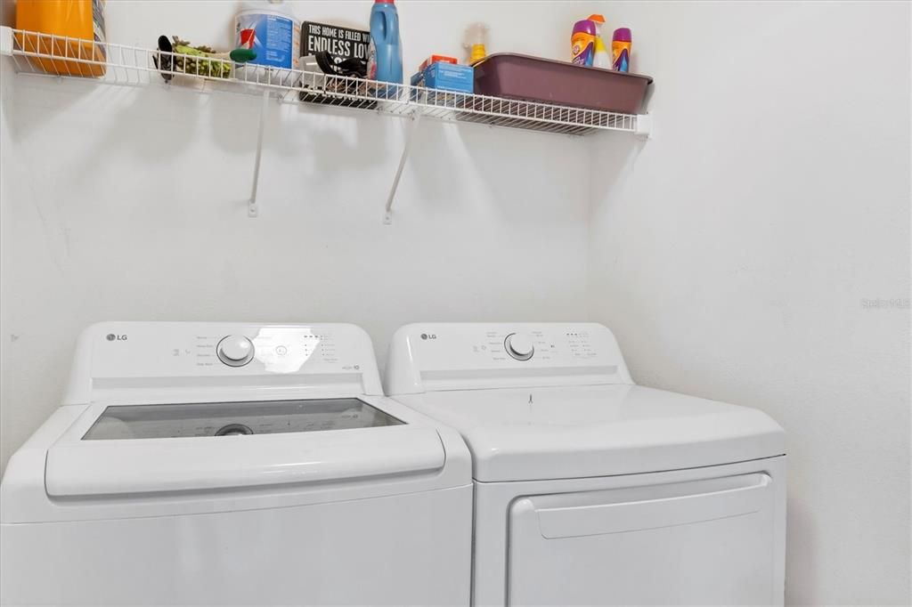 En Venta: $379,000 (4 camas, 2 baños, 1997 Pies cuadrados)