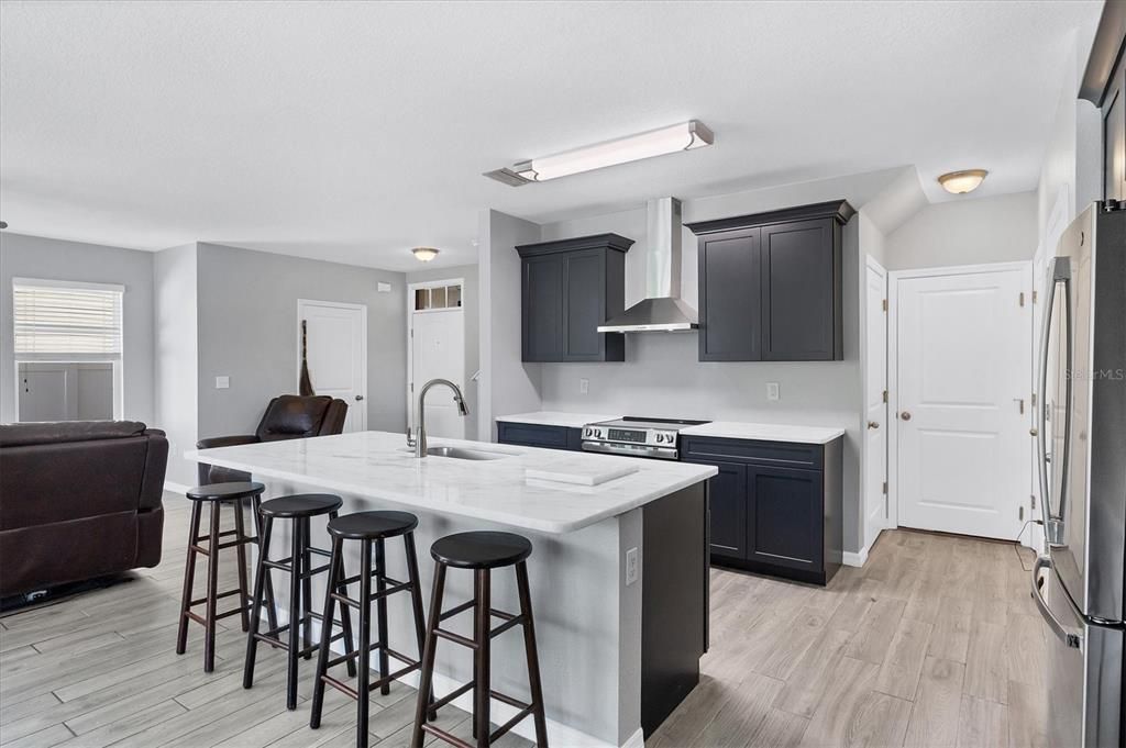 En Venta: $379,000 (4 camas, 2 baños, 1997 Pies cuadrados)