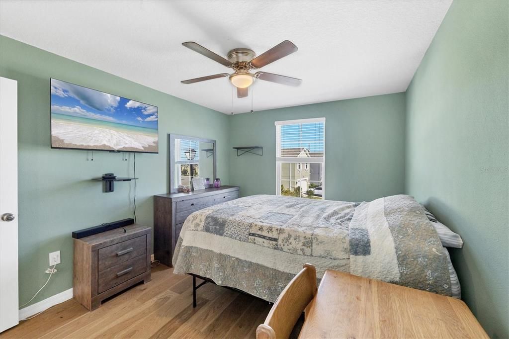 En Venta: $379,000 (4 camas, 2 baños, 1997 Pies cuadrados)