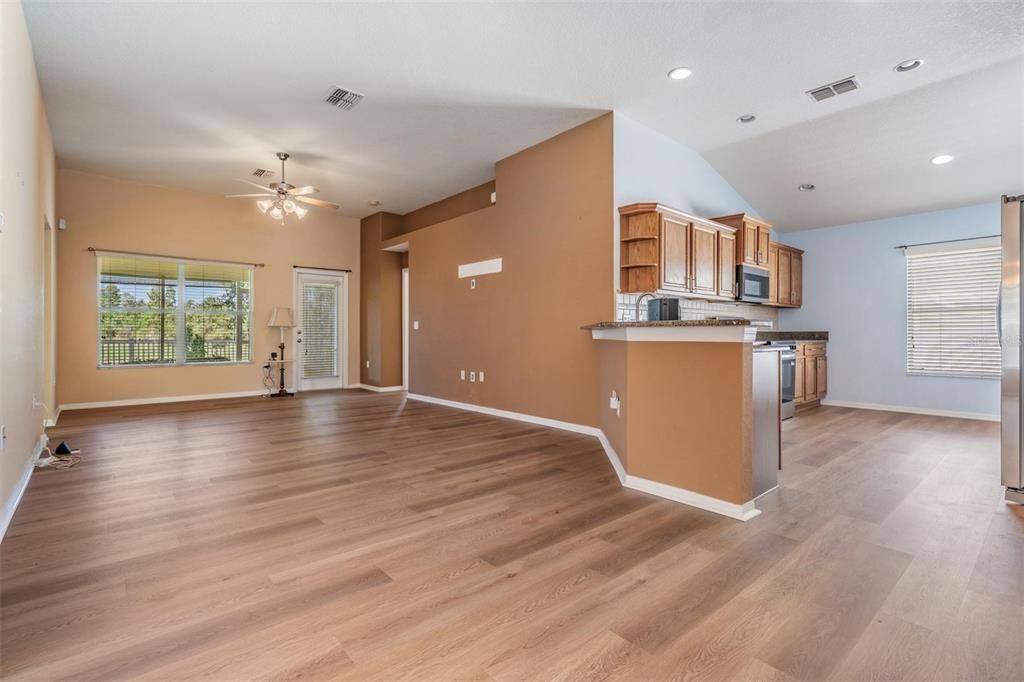 На продажу: $355,000 (3 спален, 2 ванн, 1820 Квадратных фут)