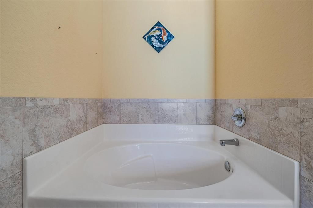 На продажу: $355,000 (3 спален, 2 ванн, 1820 Квадратных фут)