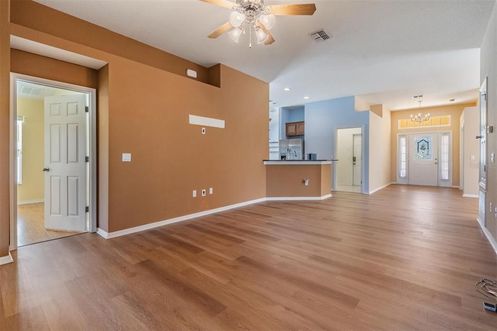 На продажу: $355,000 (3 спален, 2 ванн, 1820 Квадратных фут)