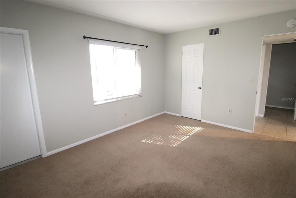 出租: $1,400 (1 贝兹, 1 浴室, 552 平方英尺)