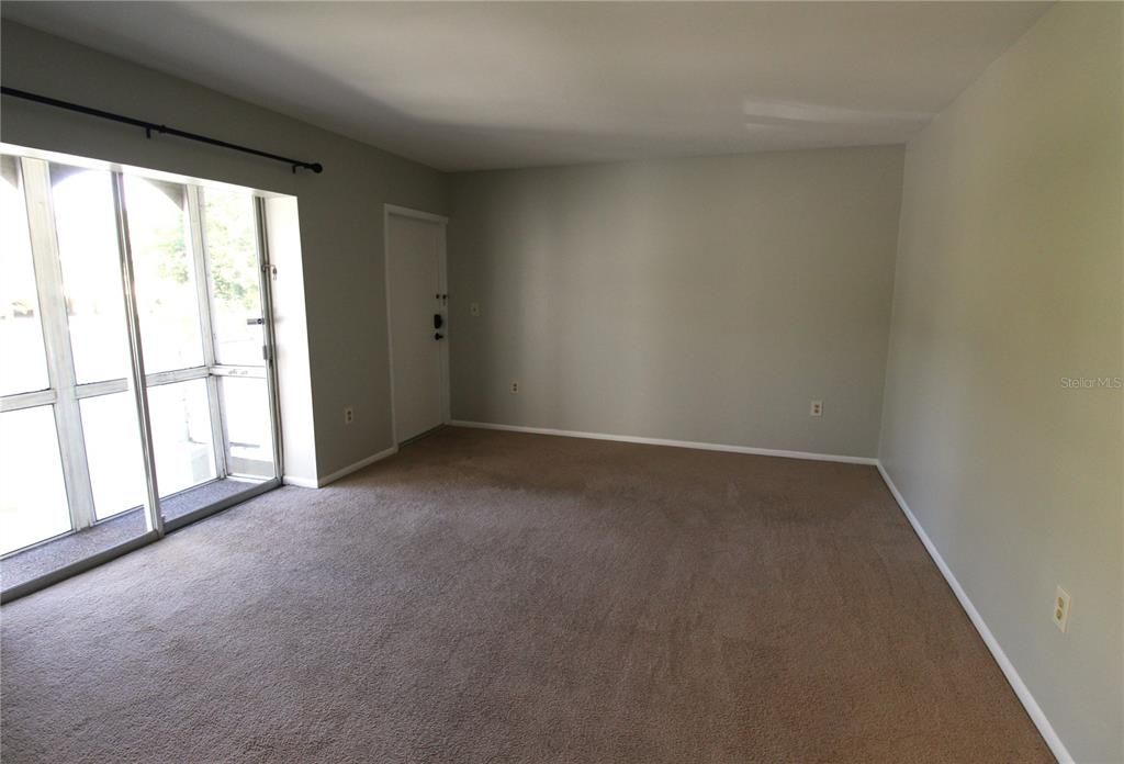 出租: $1,400 (1 贝兹, 1 浴室, 552 平方英尺)