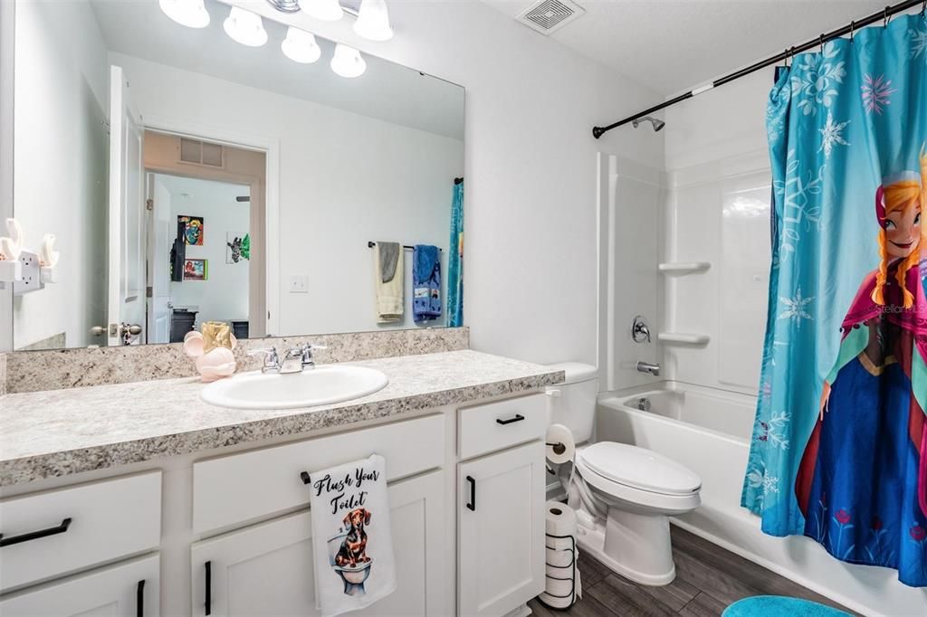 En Venta: $239,000 (3 camas, 2 baños, 1471 Pies cuadrados)