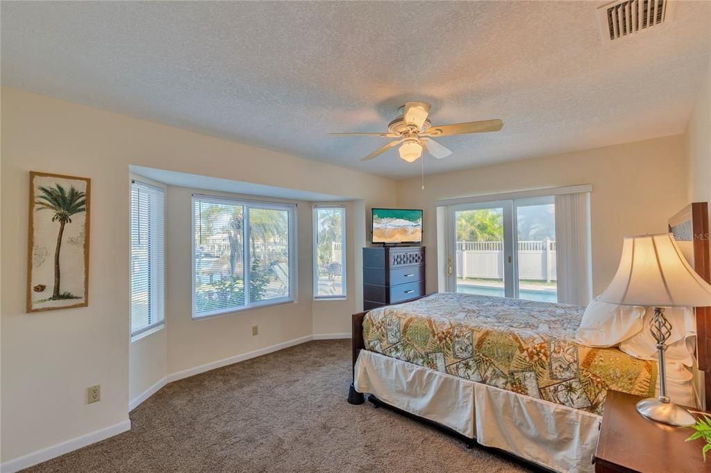 На продажу: $2,199,000 (5 спален, 3 ванн, 3239 Квадратных фут)