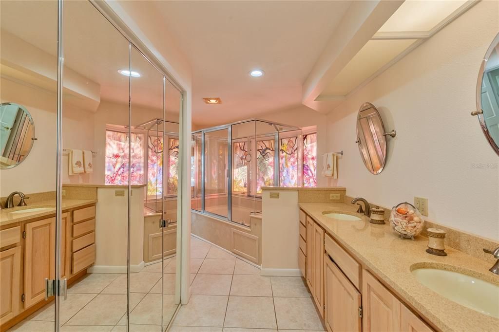 На продажу: $2,199,000 (5 спален, 3 ванн, 3239 Квадратных фут)