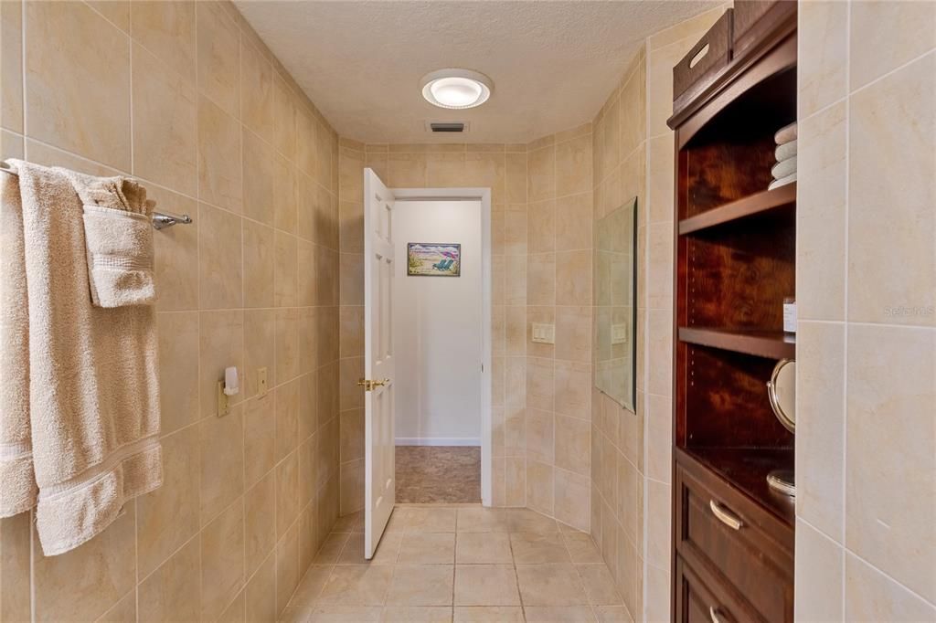 На продажу: $2,199,000 (5 спален, 3 ванн, 3239 Квадратных фут)