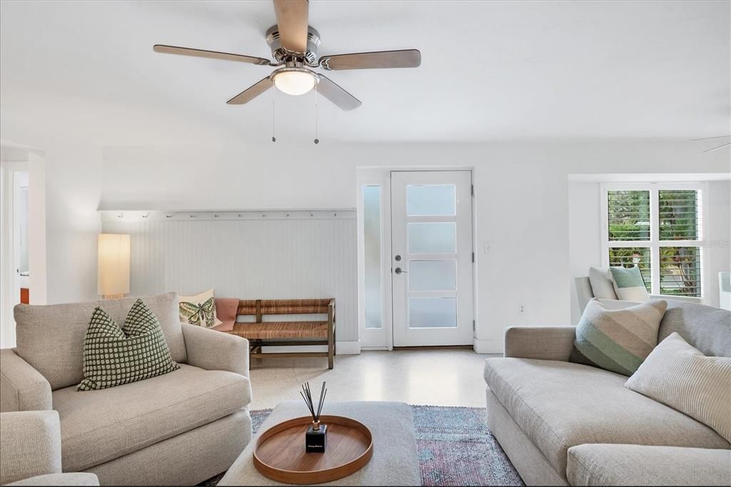 For Sale: $1,075,000 (3 beds, 2 baths, 1715 Square Feet)