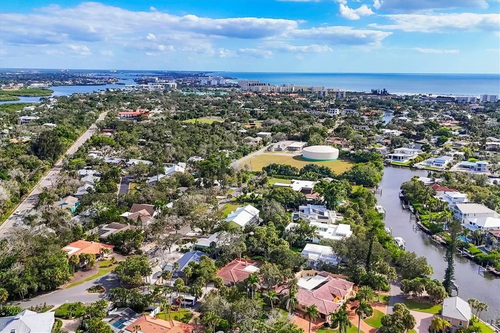 For Sale: $1,075,000 (3 beds, 2 baths, 1715 Square Feet)