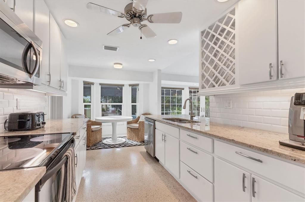 For Sale: $1,075,000 (3 beds, 2 baths, 1715 Square Feet)